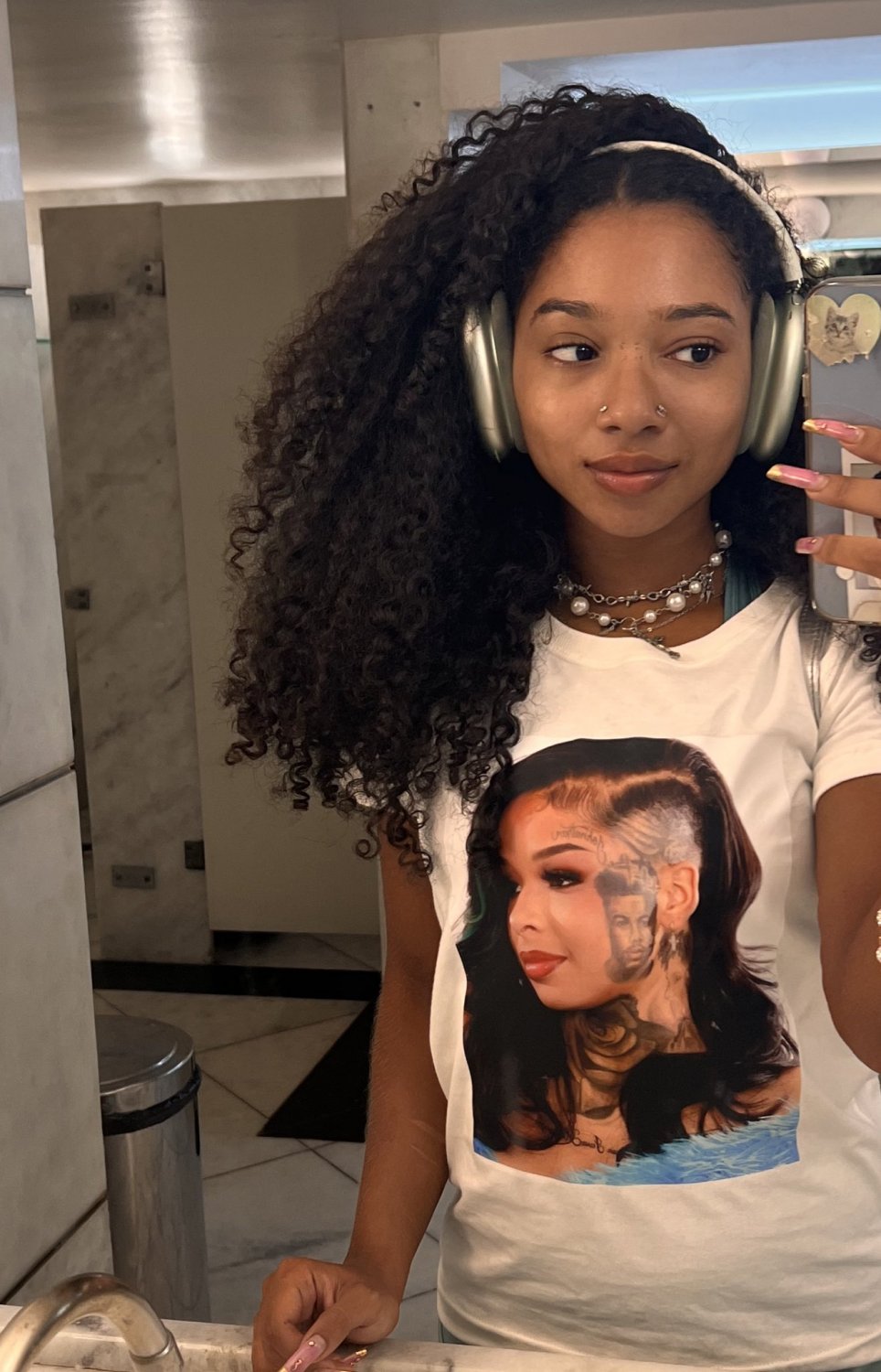 Brazilian rapper #OxNs8mnc