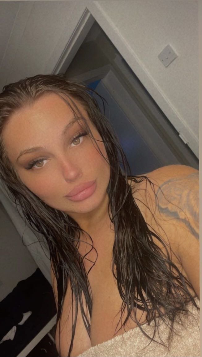 Big titty slut Dm me to expose your sluts #prwIqSHw