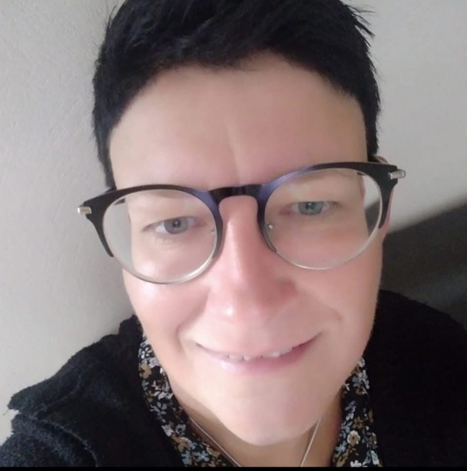 German Bitch Karina Slut ist deine persönliche Wichsvorlage zum abspritzen,ausdrucken und hochladen #SFQBXOFt